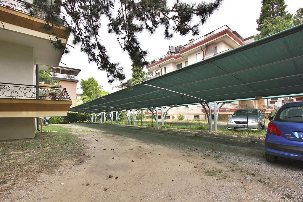 Residenza Ibsen Apartment Lignano Sabbiadoro Room photo